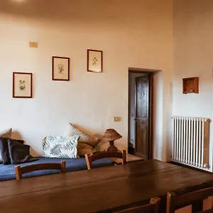  Farm stay Bio-agriturismo La Ginestra